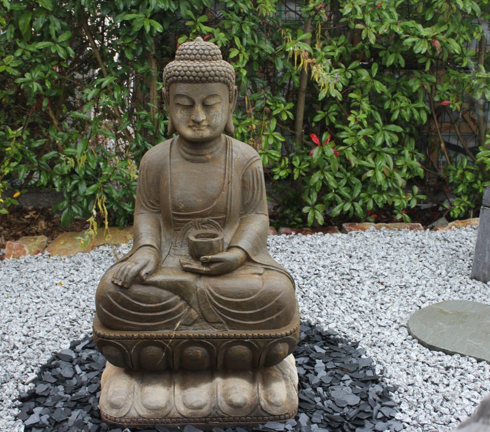 Buddha en calcaire oxydée